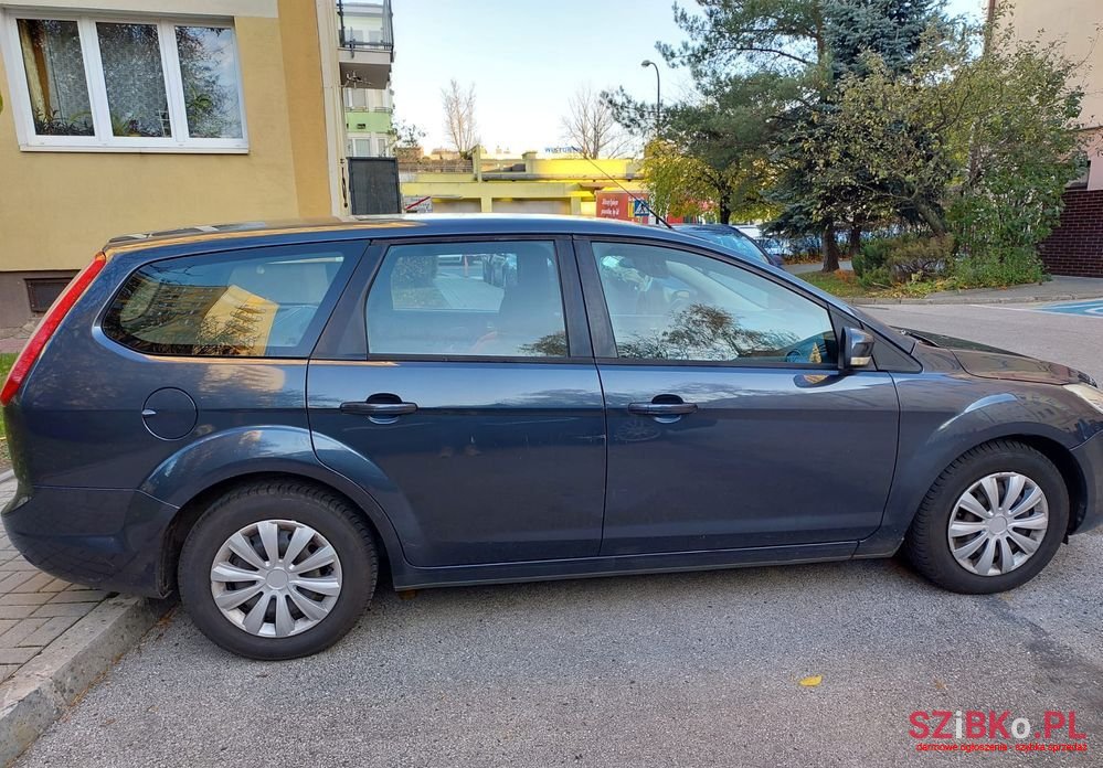 2010' Ford Focus photo #2