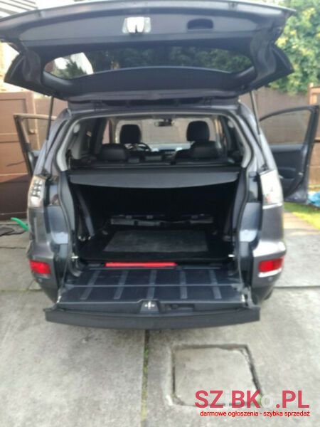 2011' Mitsubishi Outlander photo #4