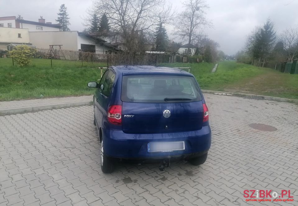2007' Volkswagen Fox photo #6