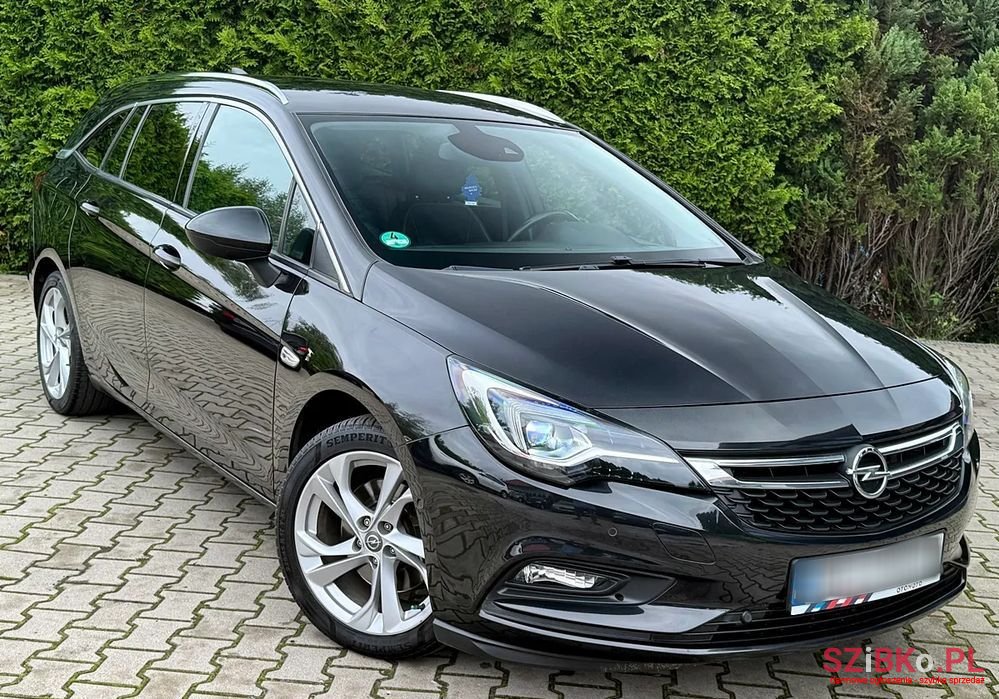2016' Opel Astra photo #1