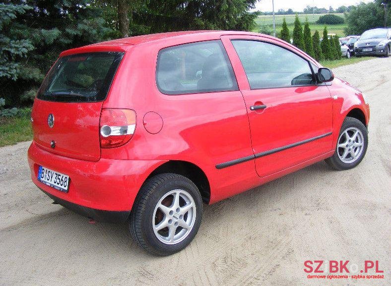 2006' Volkswagen Fox photo #2