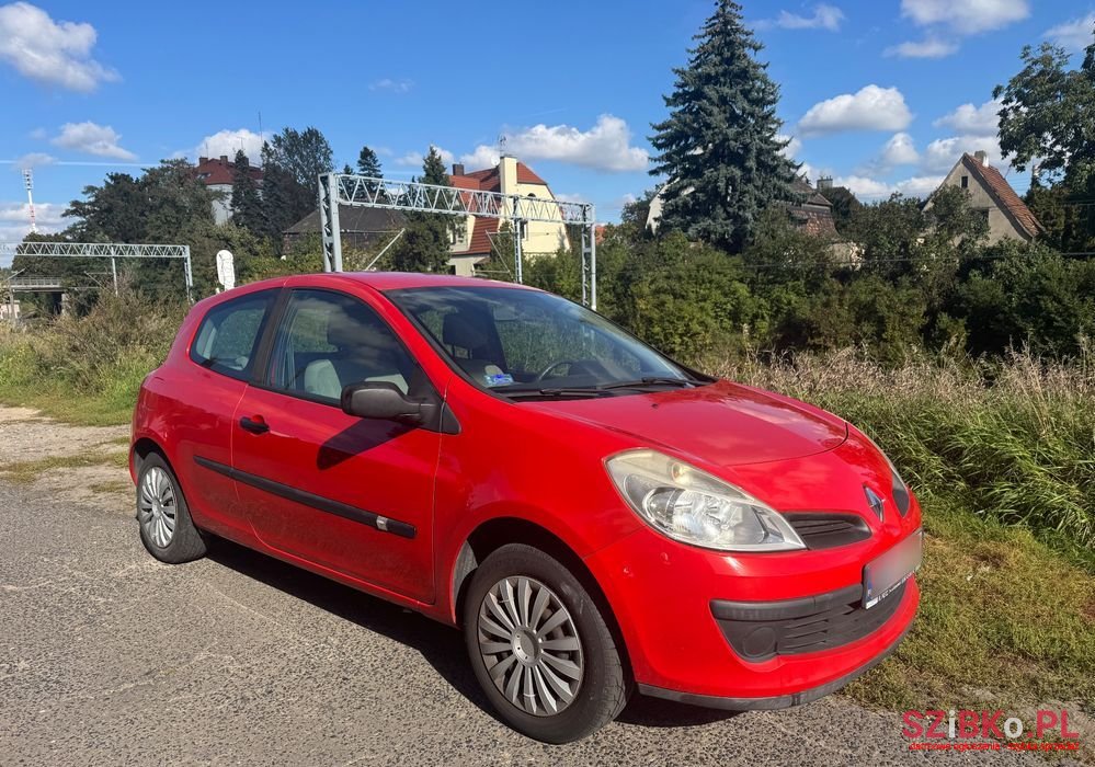 2005' Renault Clio 1.2 16V Galileo photo #1
