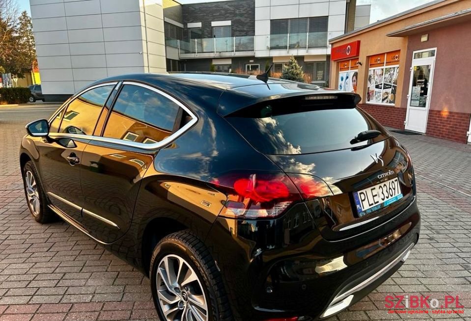 2014' Citroen DS4 photo #4