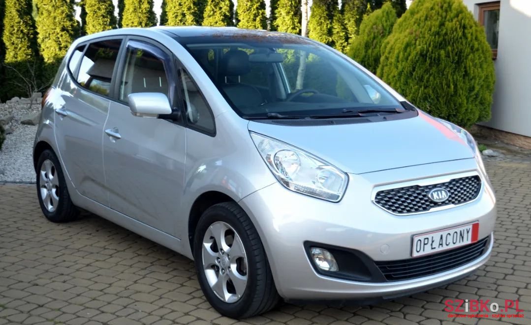 2010' Kia Venga photo #5