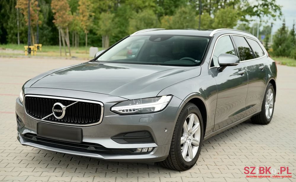 2018' Volvo V90 D3 Momentum photo #4