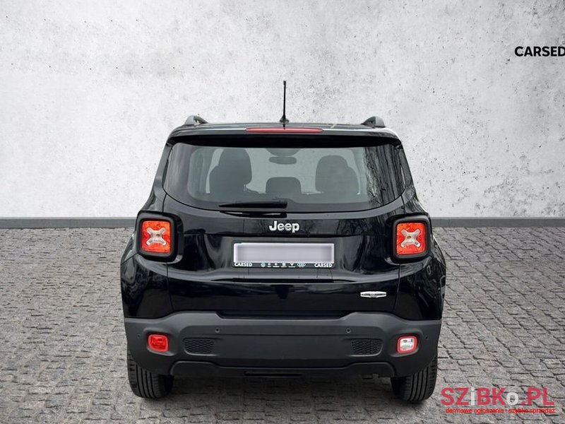2017' Jeep Renegade photo #4