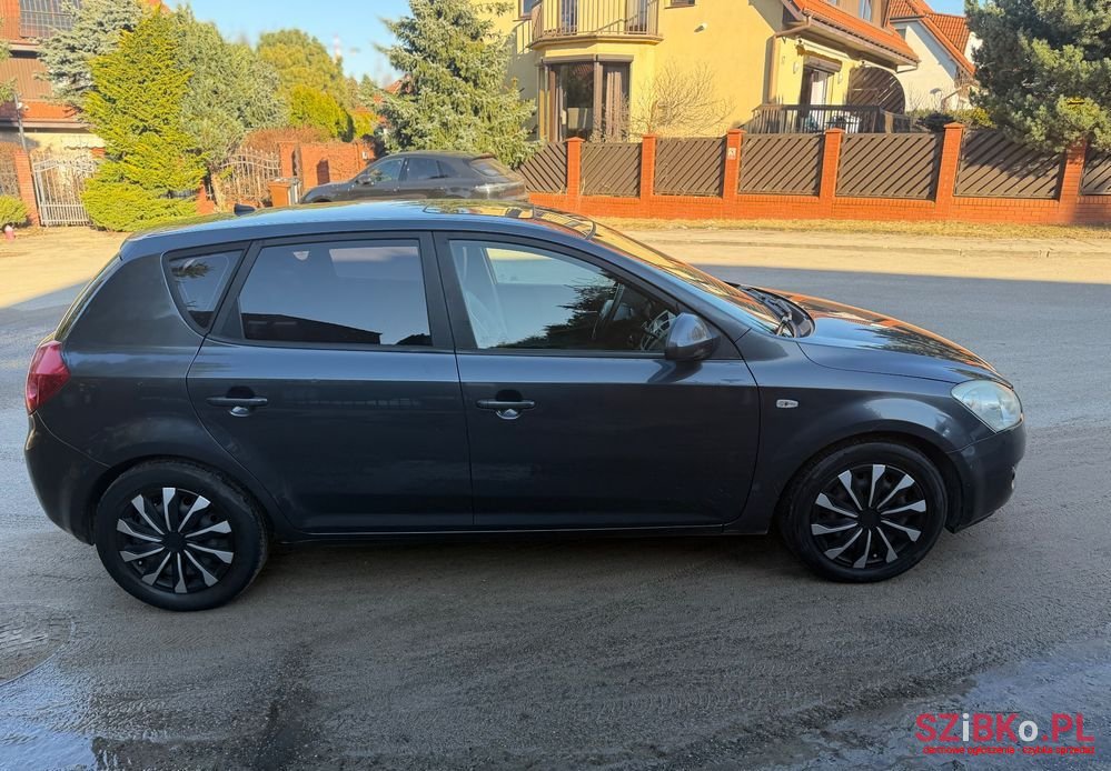 2008' Kia Ceed photo #4