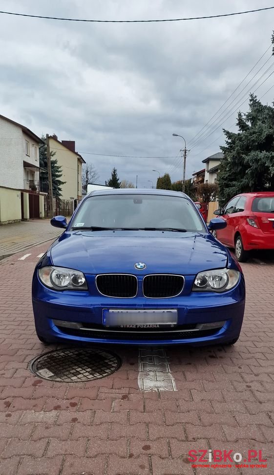 2007' BMW 1 Series 118D photo #1