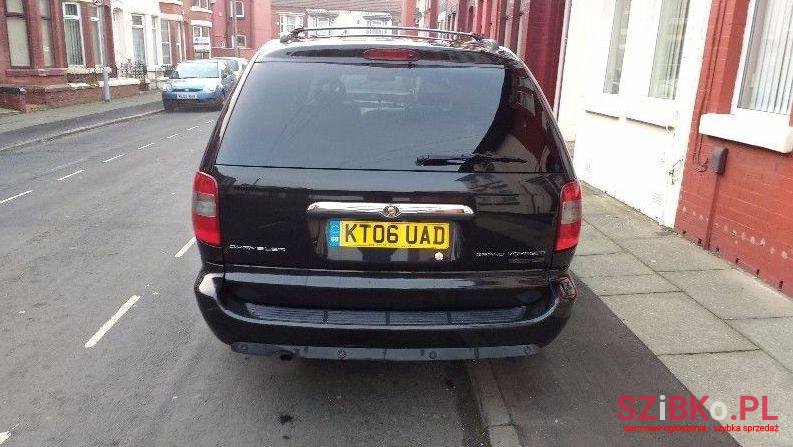 2006' Chrysler Grand Voyager photo #2