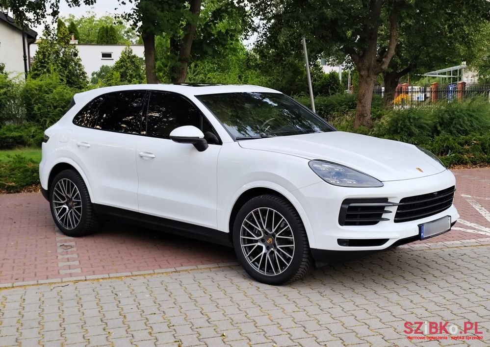 2022' Porsche Cayenne photo #6
