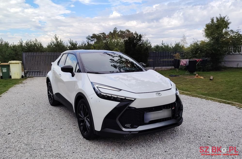 2023' Toyota C-HR photo #1