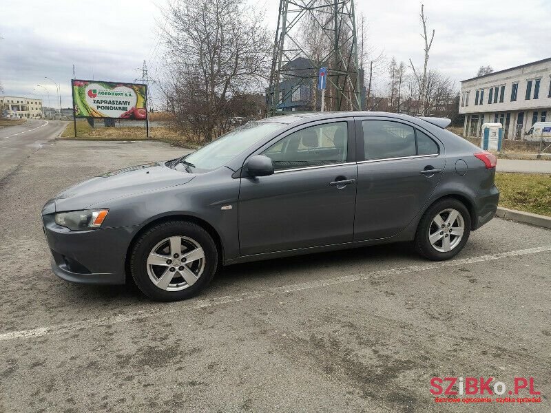 2010' Mitsubishi Lancer photo #4