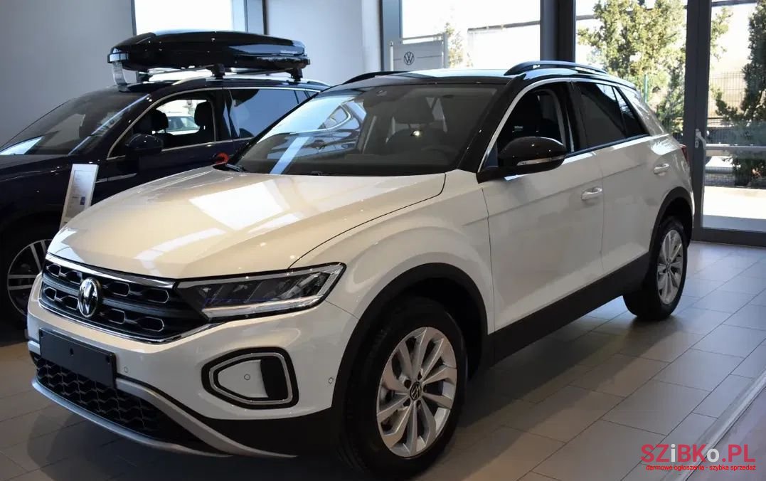 2022' Volkswagen T-Roc photo #4