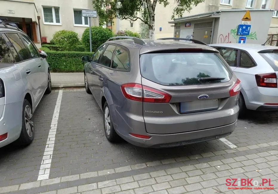 2011' Ford Mondeo photo #2