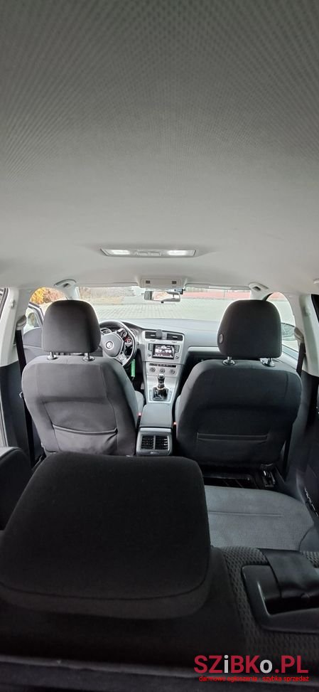 2015' Volkswagen Golf photo #6