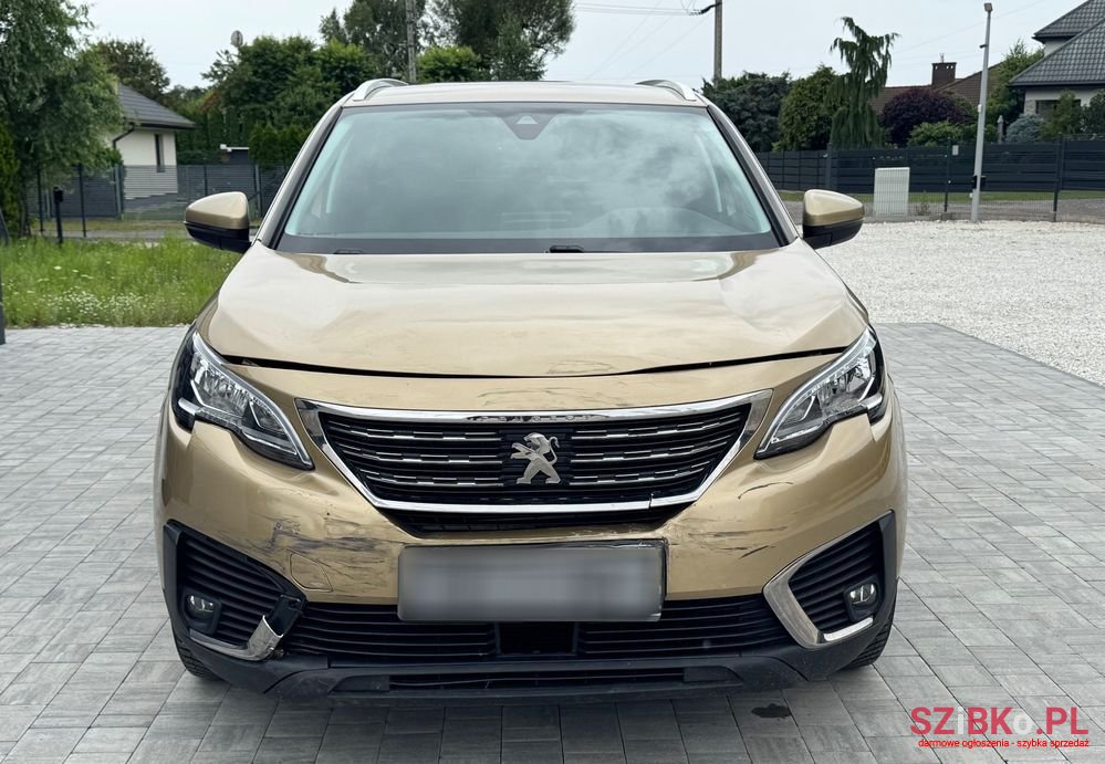 2017' Peugeot 5008 photo #2