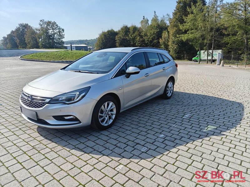 2018' Opel Astra photo #3