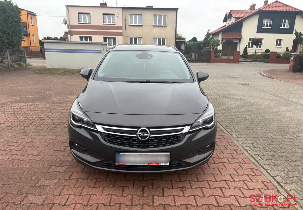 2016' Opel Astra photo #6
