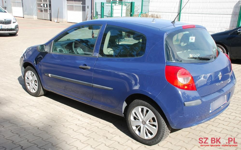 2006' Renault Clio photo #5