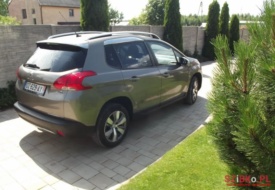 2016' Peugeot 2008 photo #1