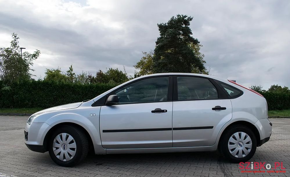 2004' Ford Focus photo #3