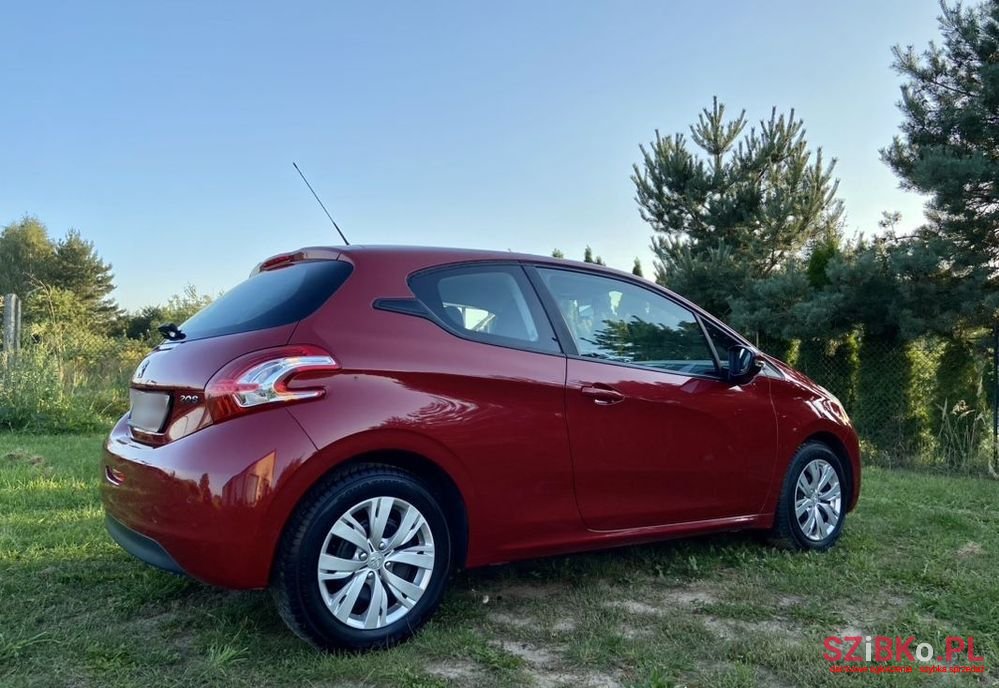 2013' Peugeot 208 photo #3