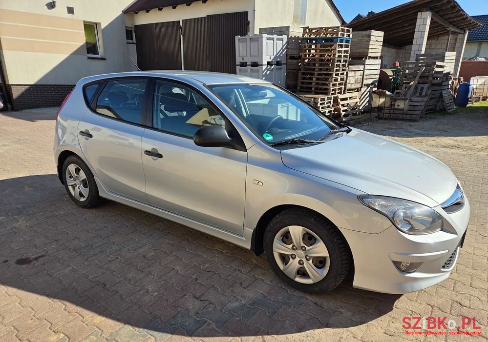 2011' Hyundai i30 1.4 Base photo #1