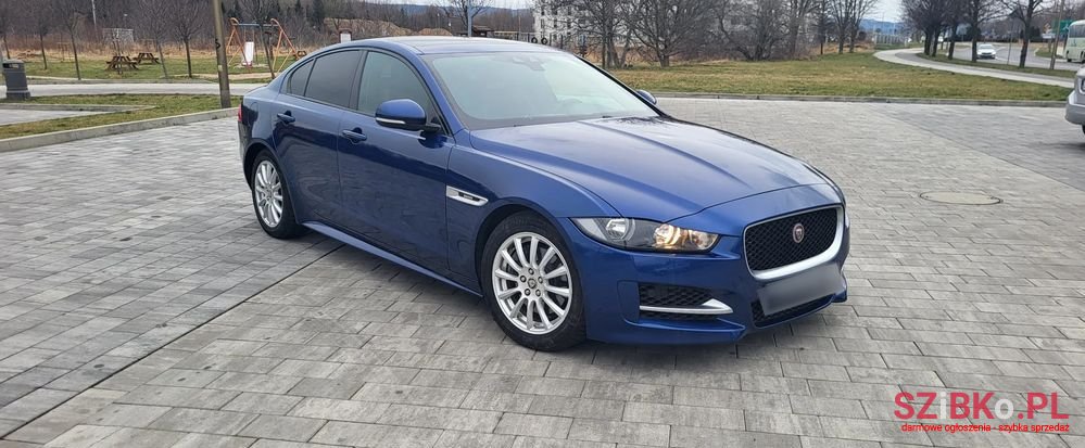 2016' Jaguar XE 2.0 D R-Sport photo #2