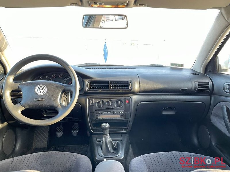 1999' Volkswagen Passat photo #5