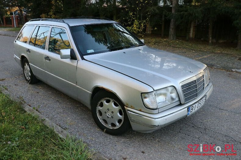 1991' Mercedes-Benz 124 photo #1