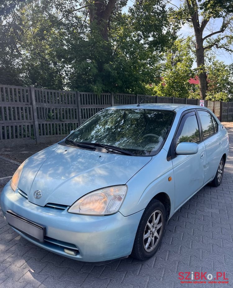 2000' Toyota Prius photo #2