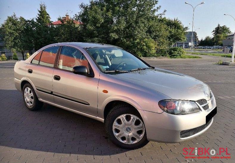 2005' Nissan Almera photo #2