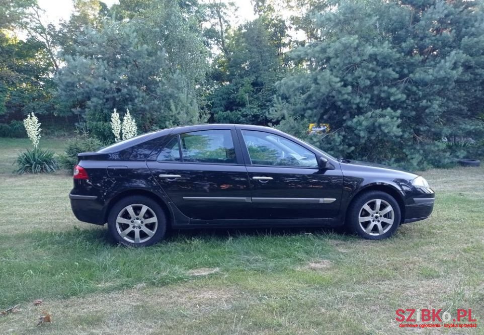 2008' Renault Laguna photo #5