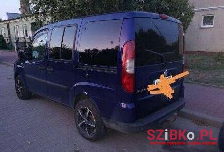 2009' Fiat Doblo photo #1