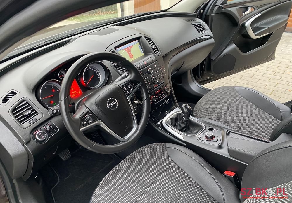 2011' Opel Insignia photo #3