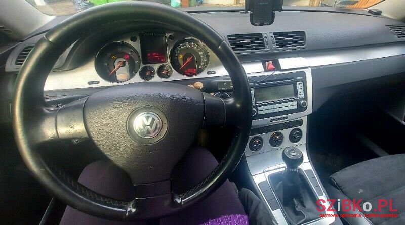 2006' Volkswagen Passat photo #2