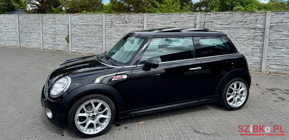 2010' MINI Cooper 50 Mayfair photo #1