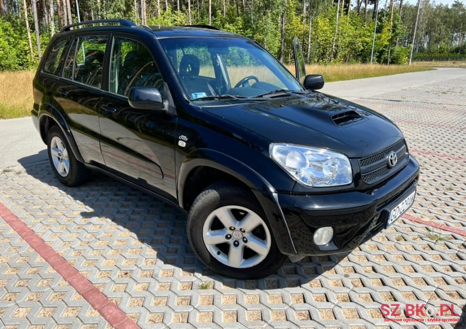 2005' Toyota RAV4 photo #1