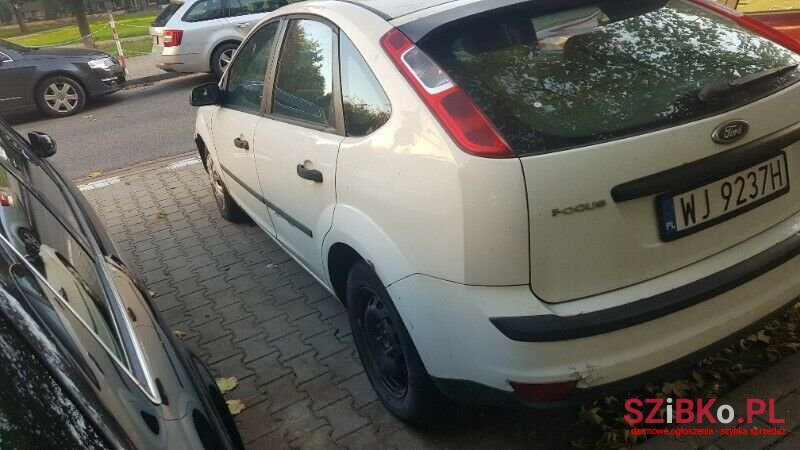 2007' Ford Focus photo #3