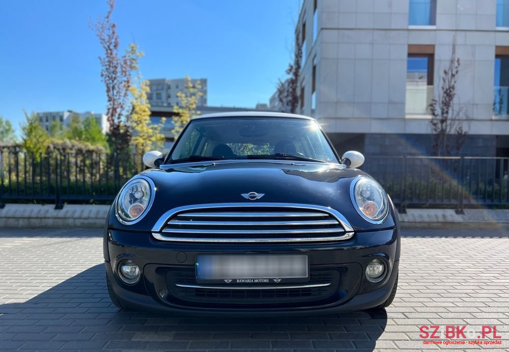 2011' MINI Cooper D photo #3