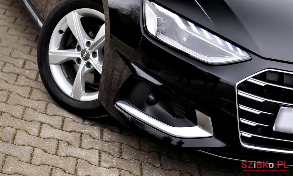 2021' Audi A4 Avant photo #2
