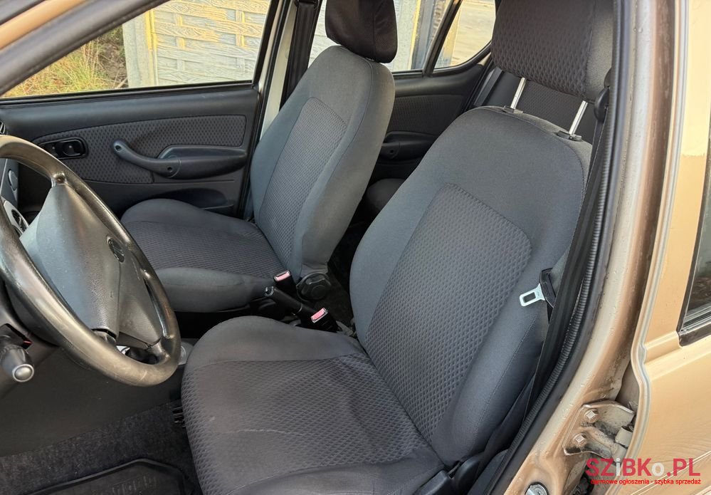 2010' Tata Indica 1.4 Glx photo #5