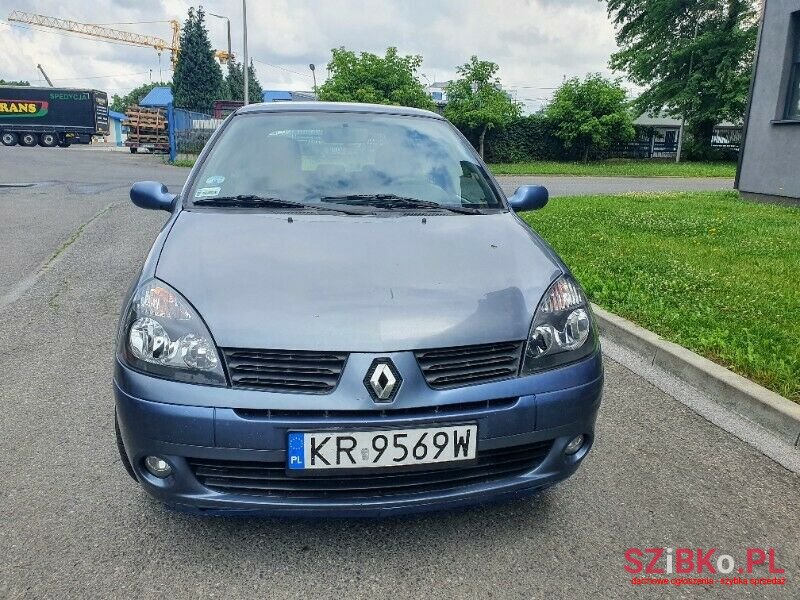 2005' Renault Clio photo #2