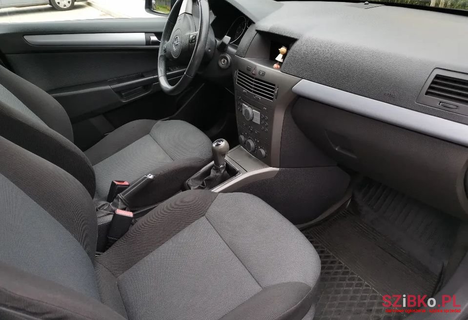 2006' Opel Astra photo #5