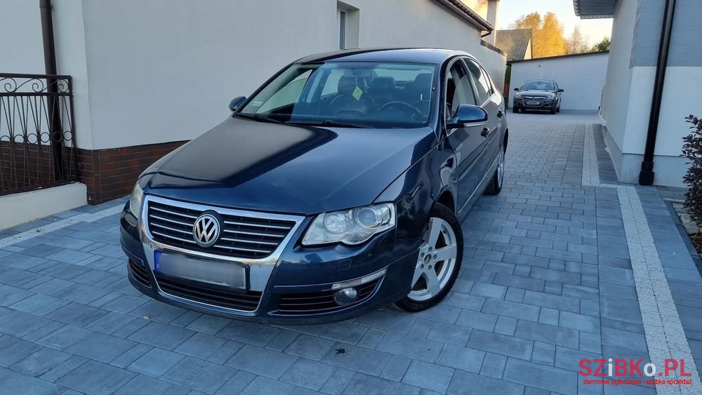 2008' Volkswagen Passat photo #1