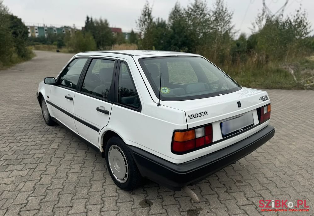 1991' Volvo Seria 400 photo #3