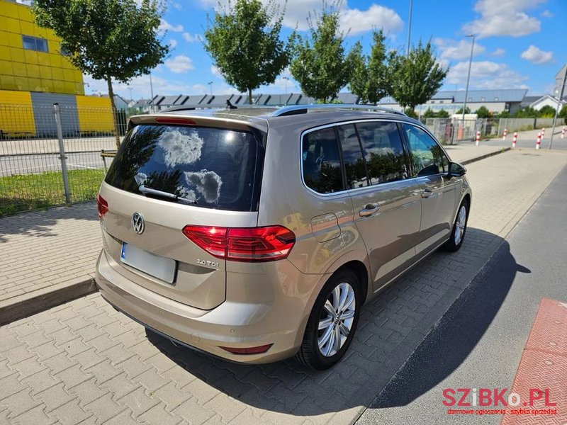 2016' Volkswagen Touran photo #4