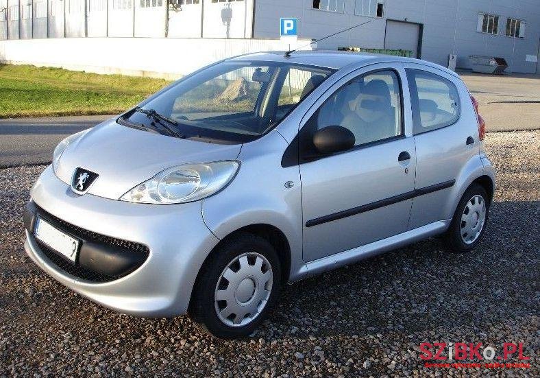 2006' Peugeot 107 photo #1