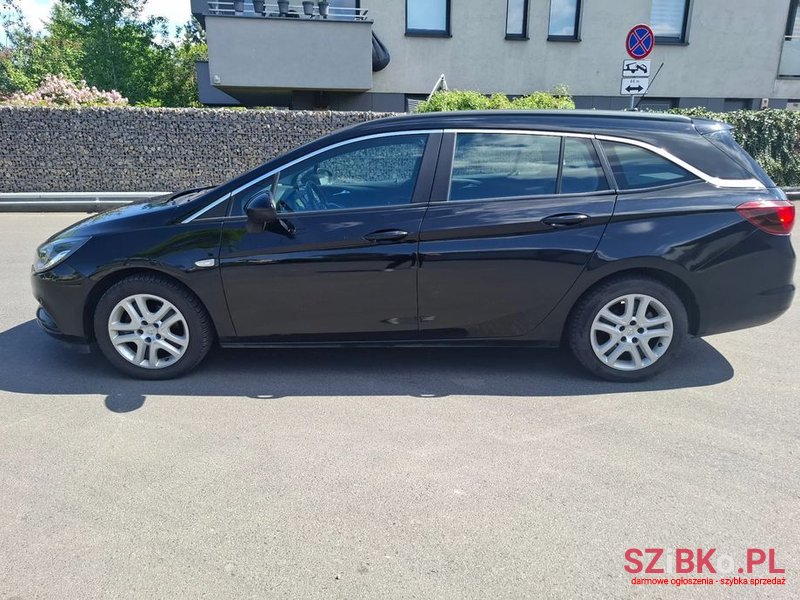 2017' Opel Astra V 1.4 T Dynamic photo #5