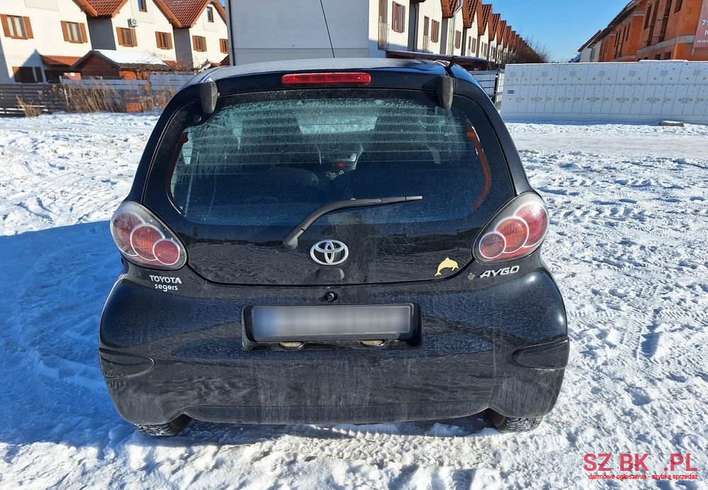 2011' Toyota Aygo Standard photo #6